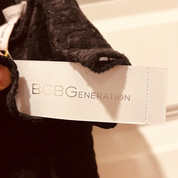 bCBG Generation Black lace romper size 2 nwt - Picture 6 of 10